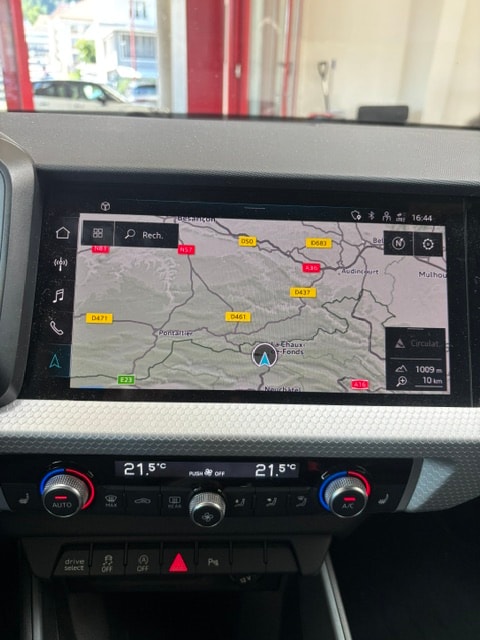 AUDI A1 Sportback 30 TFSI advanced Attraction S-tronic-image-3