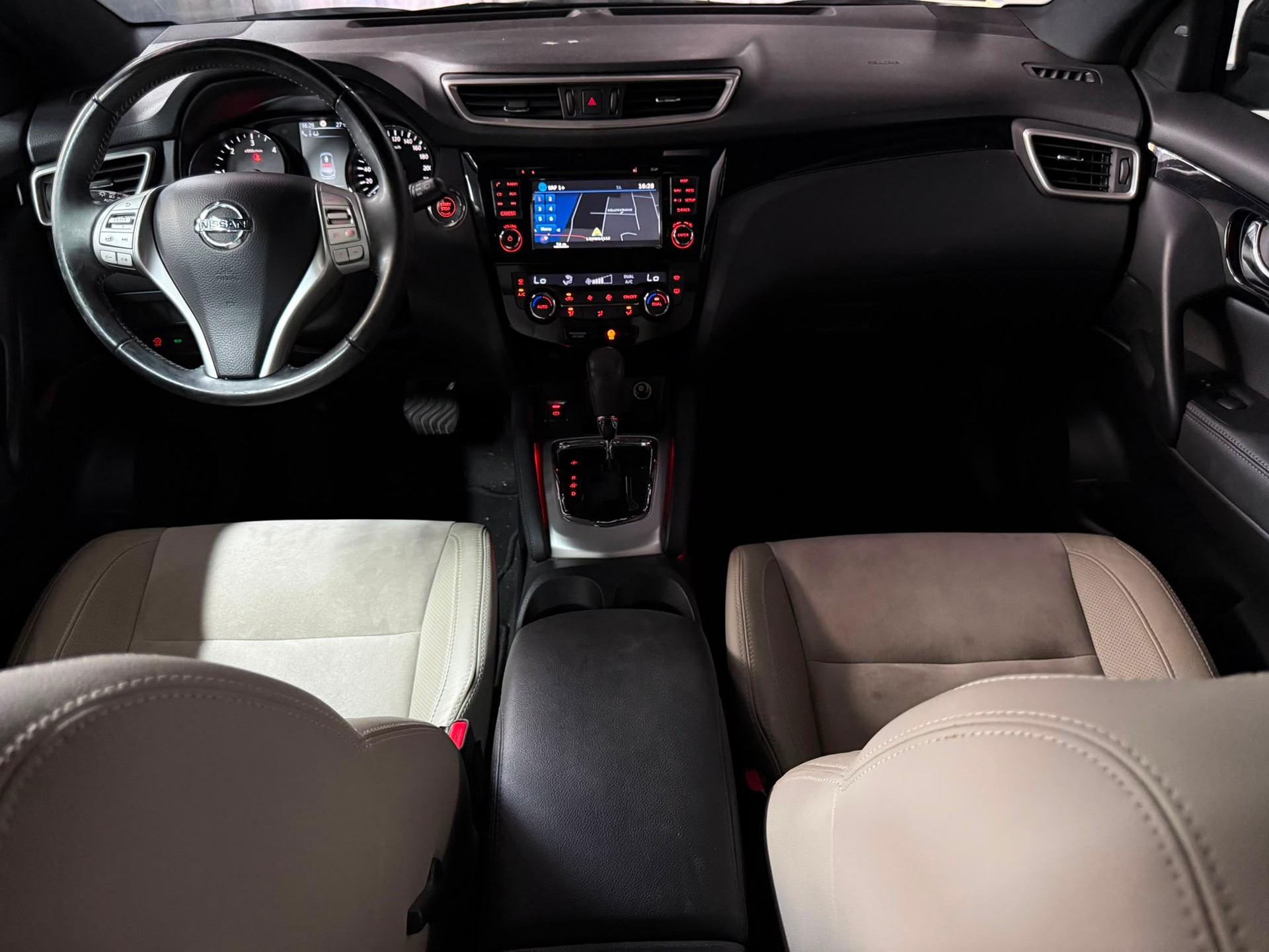 NISSAN Qashqai 1.6 dCi tekna Xtronic CVT-image-11