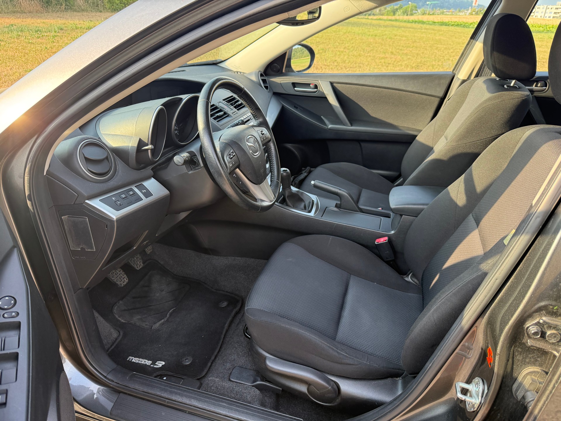 MAZDA 3 2.0 16V DISI Sport-image-10