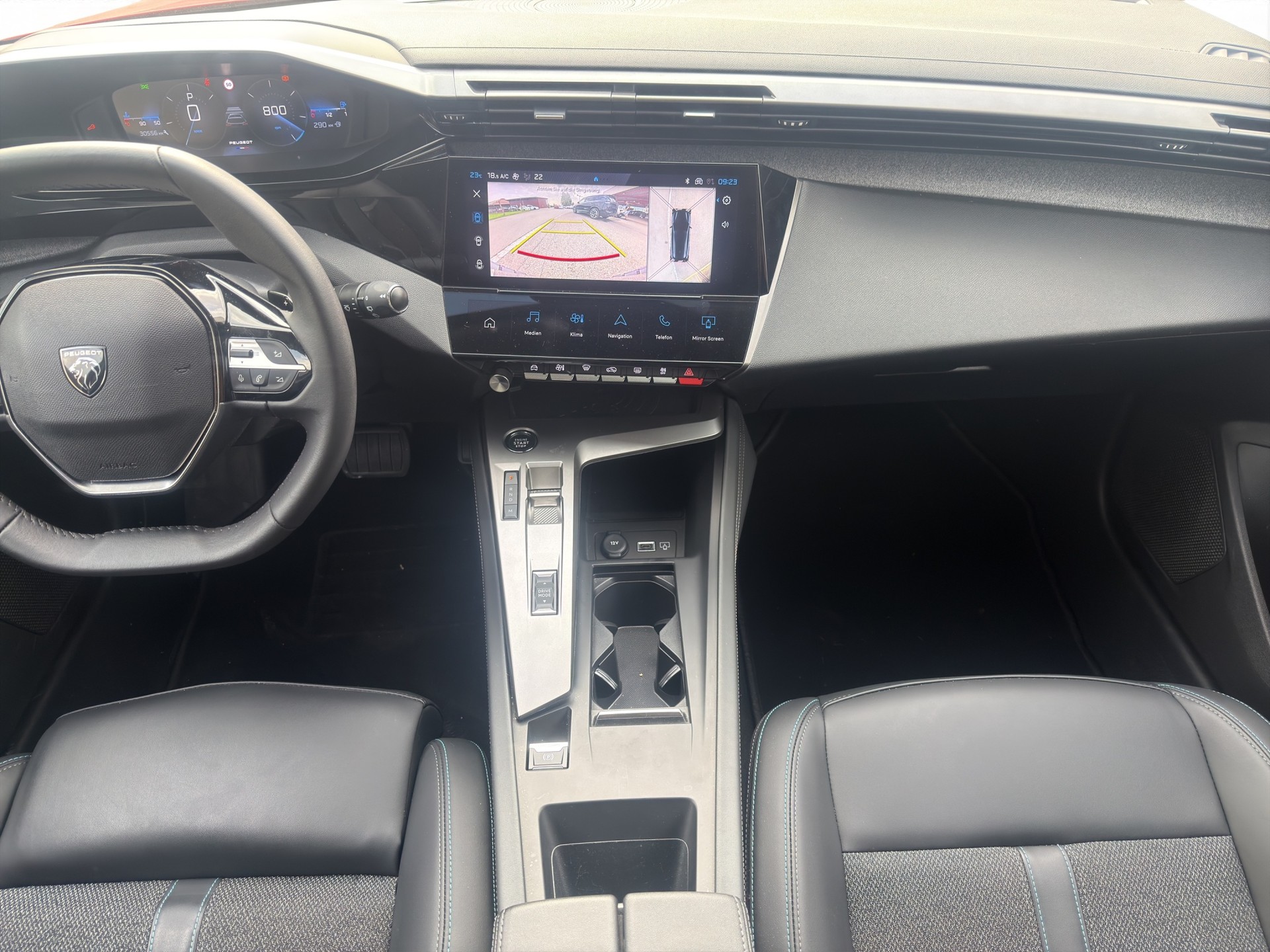 PEUGEOT 308 SW 1.2 PureTech Allure-image-19