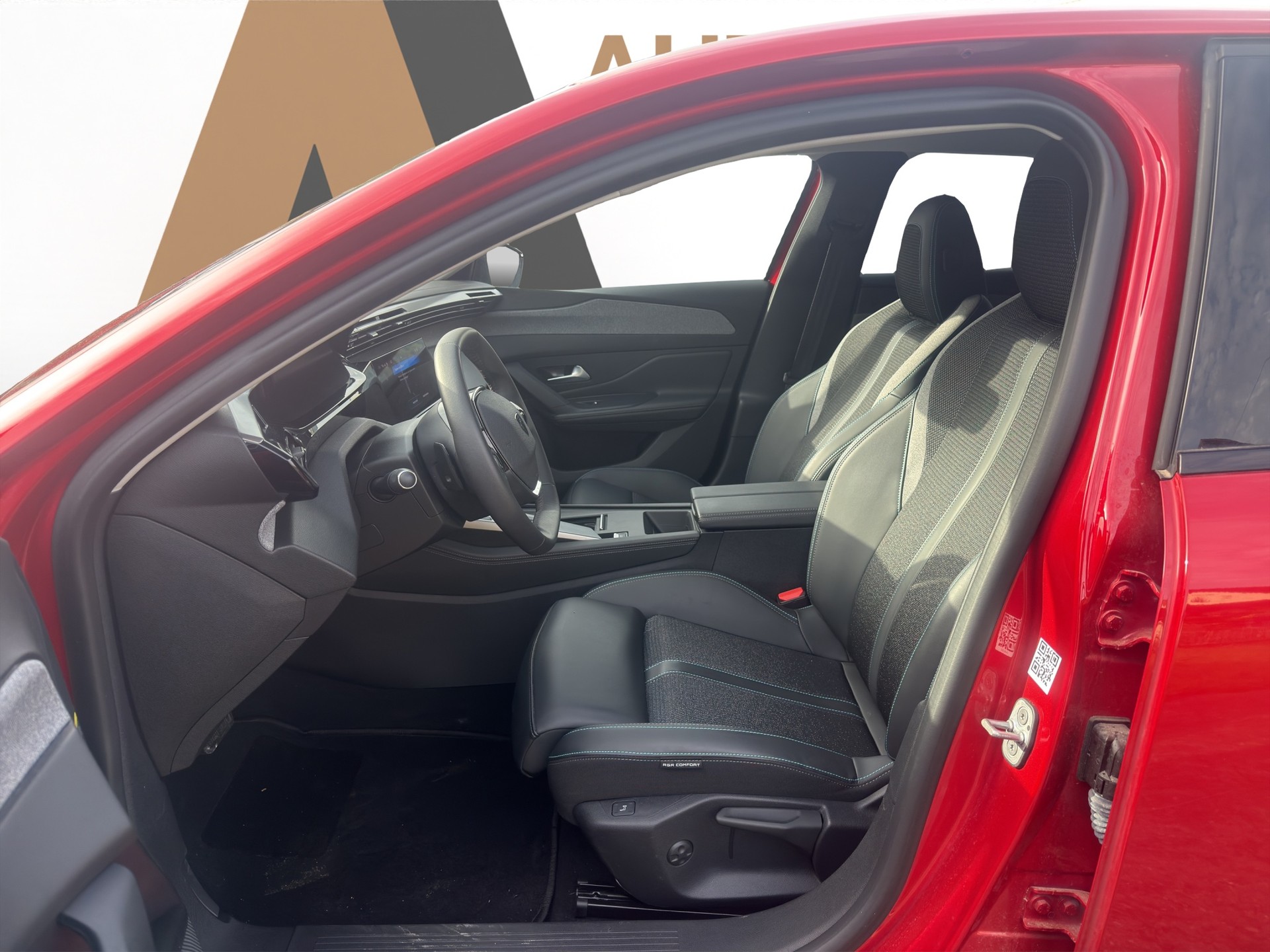 PEUGEOT 308 SW 1.2 PureTech Allure-image-8