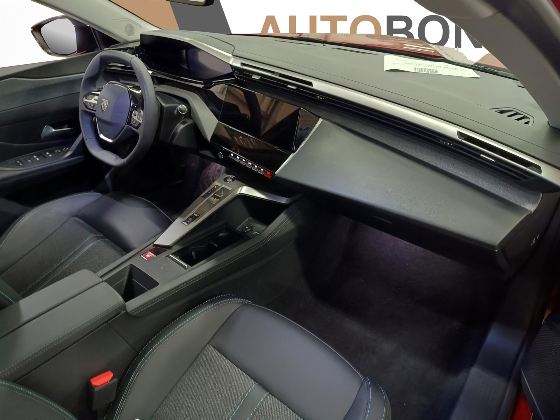 PEUGEOT 308 SW 1.2 PureTech Allure-image-8