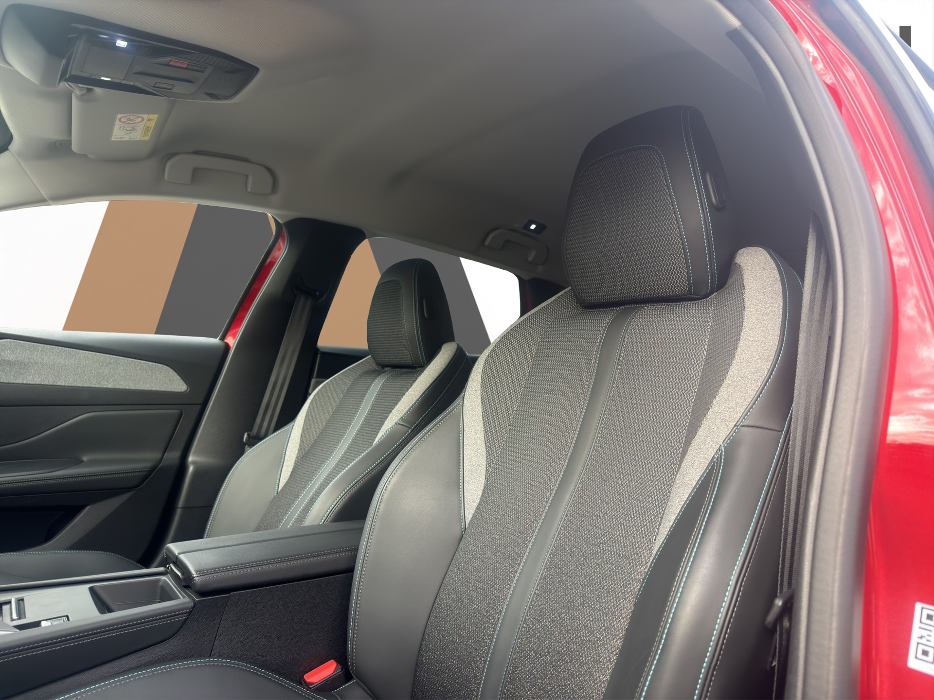 PEUGEOT 308 SW 1.2 PureTech Allure-image-26