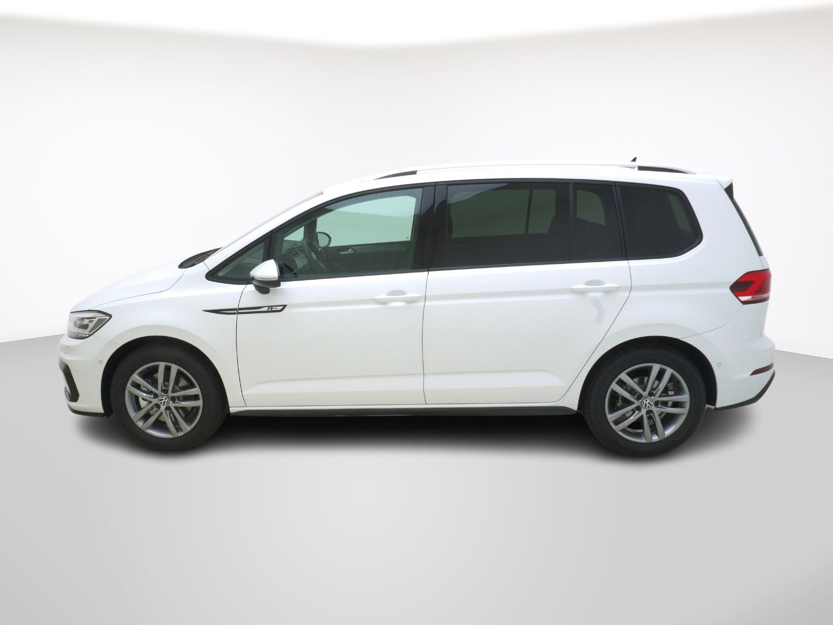 VW Touran 1.5 TSI R-Line DSG-image-1