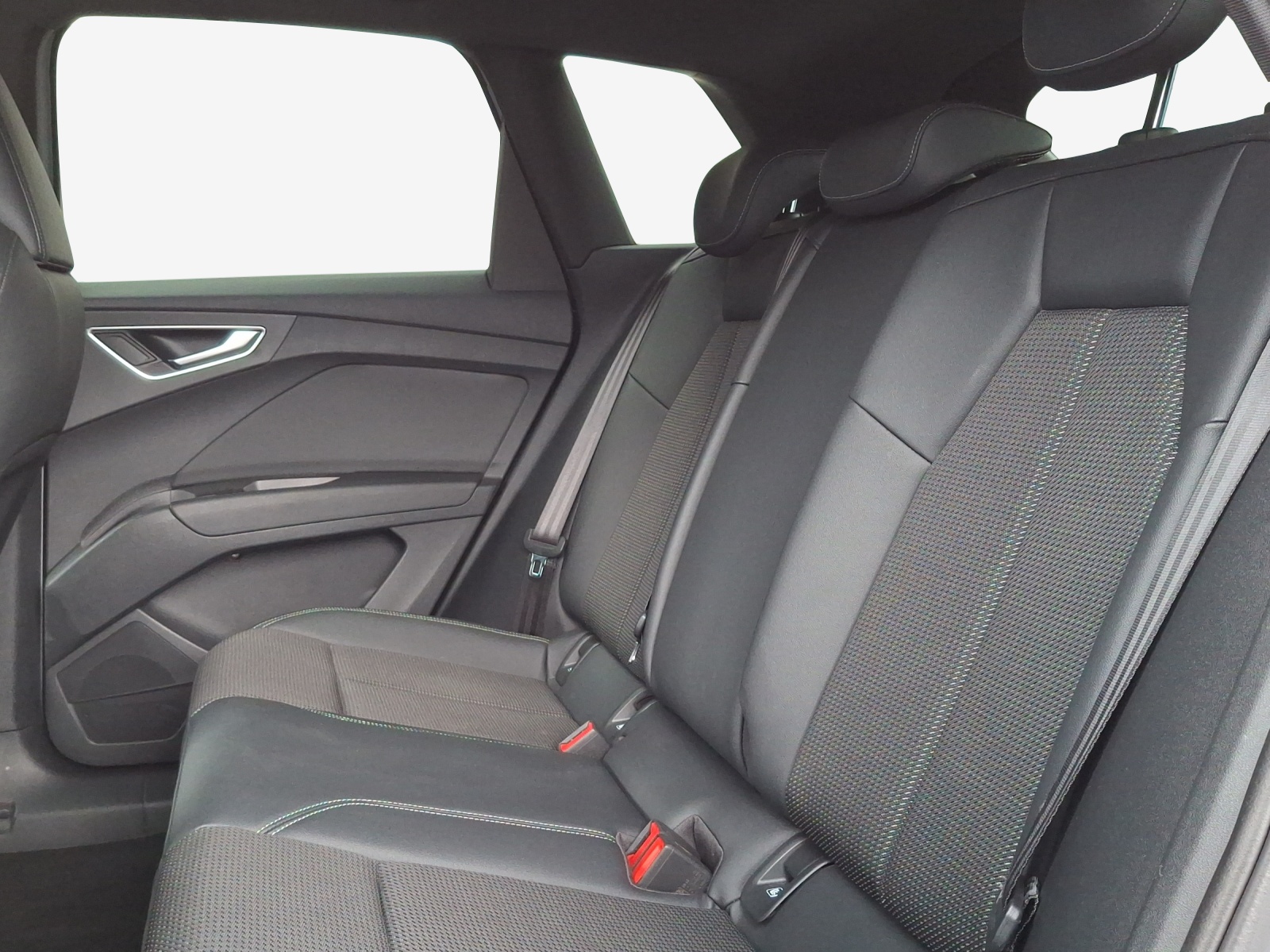 AUDI Q4 e-tron 40-image-12