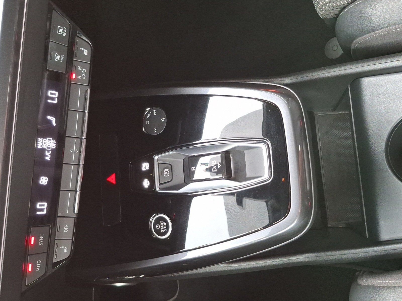 AUDI Q4 e-tron 40-image-15