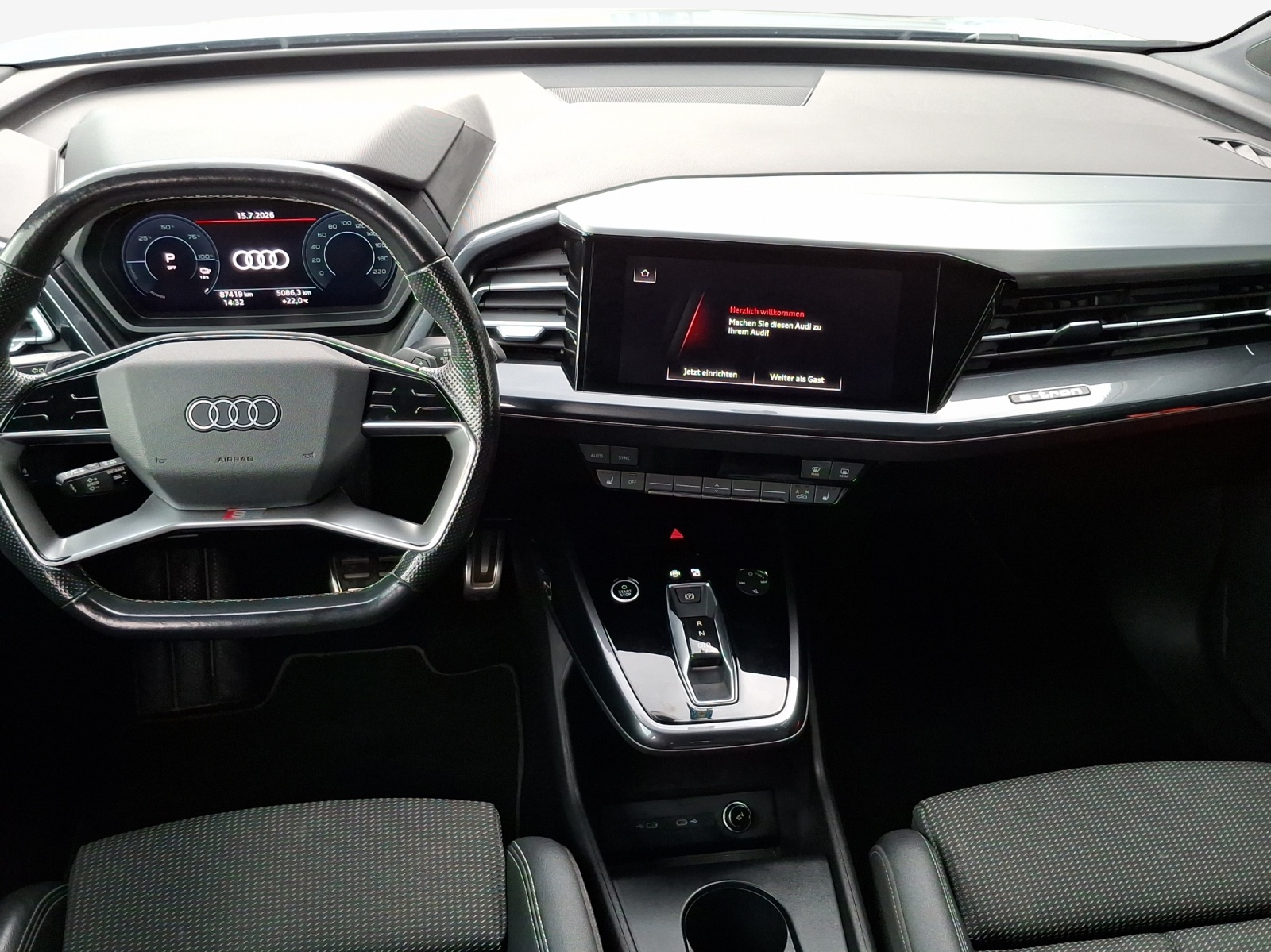 AUDI Q4 e-tron 40-image-9