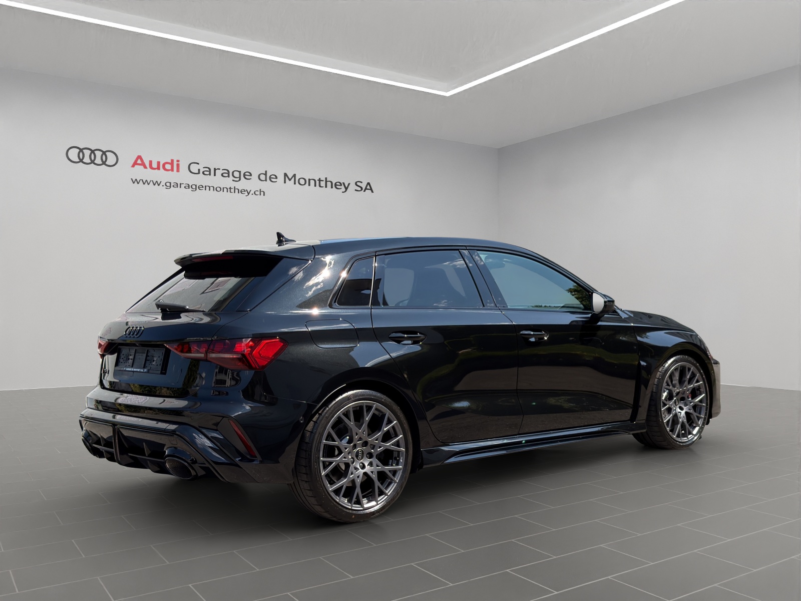 AUDI RS3 Sportback 2.5 TSI quattro S-tronic-image-3