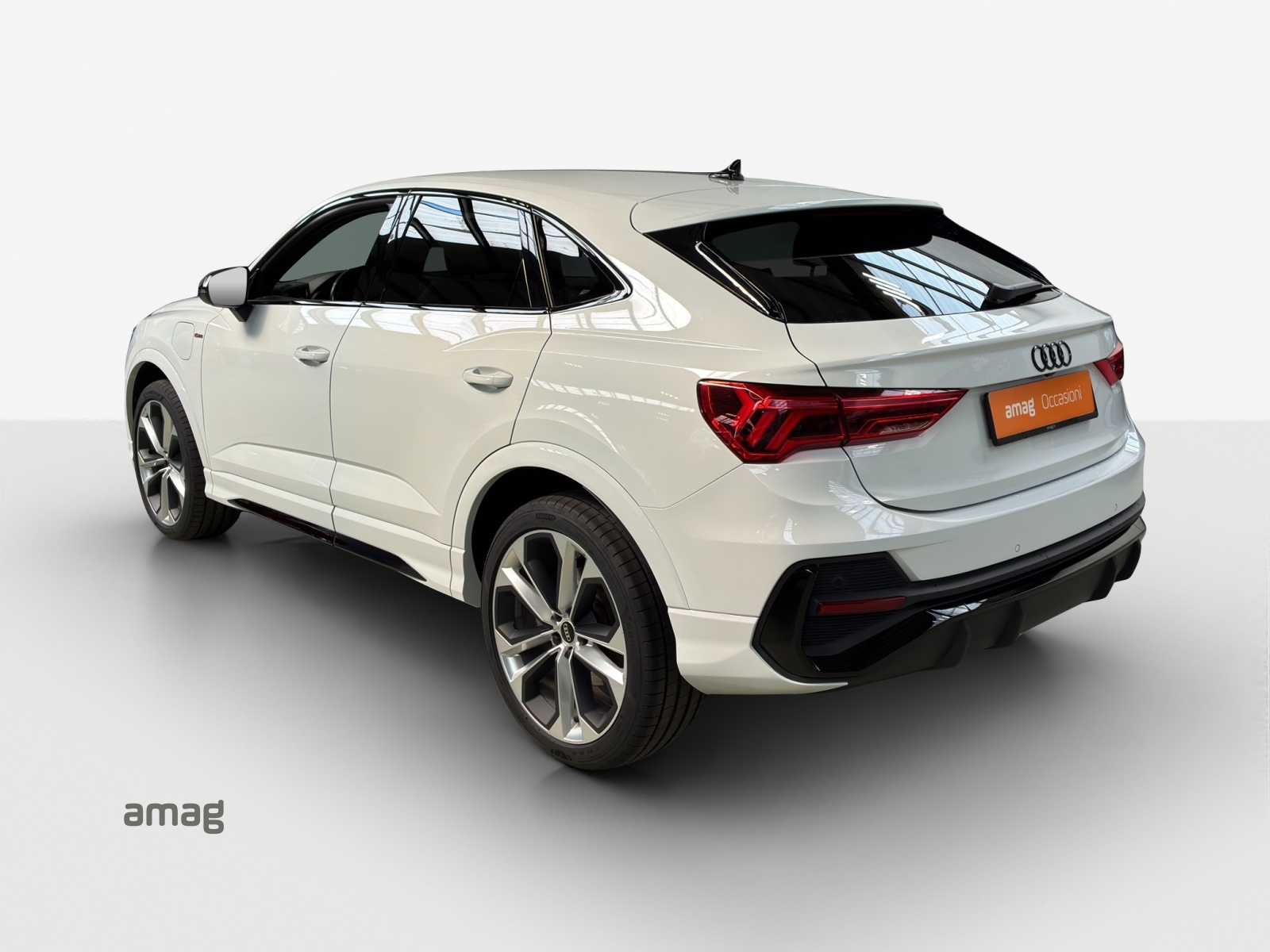 AUDI Q3 Sportback 45 TFSI e S line S-tronic-image-2