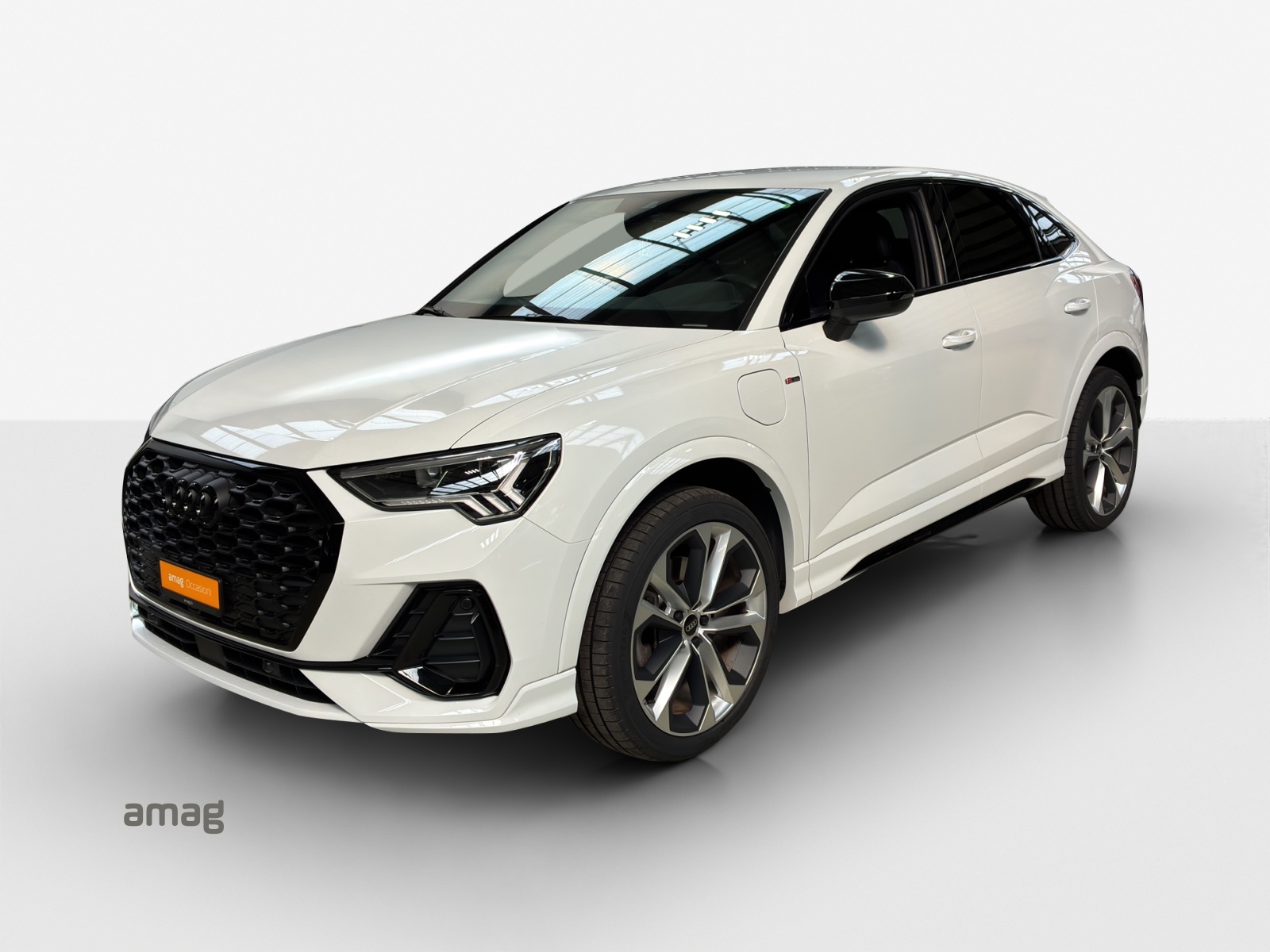 AUDI Q3 Sportback 45 TFSI e S line S-tronic-image-0