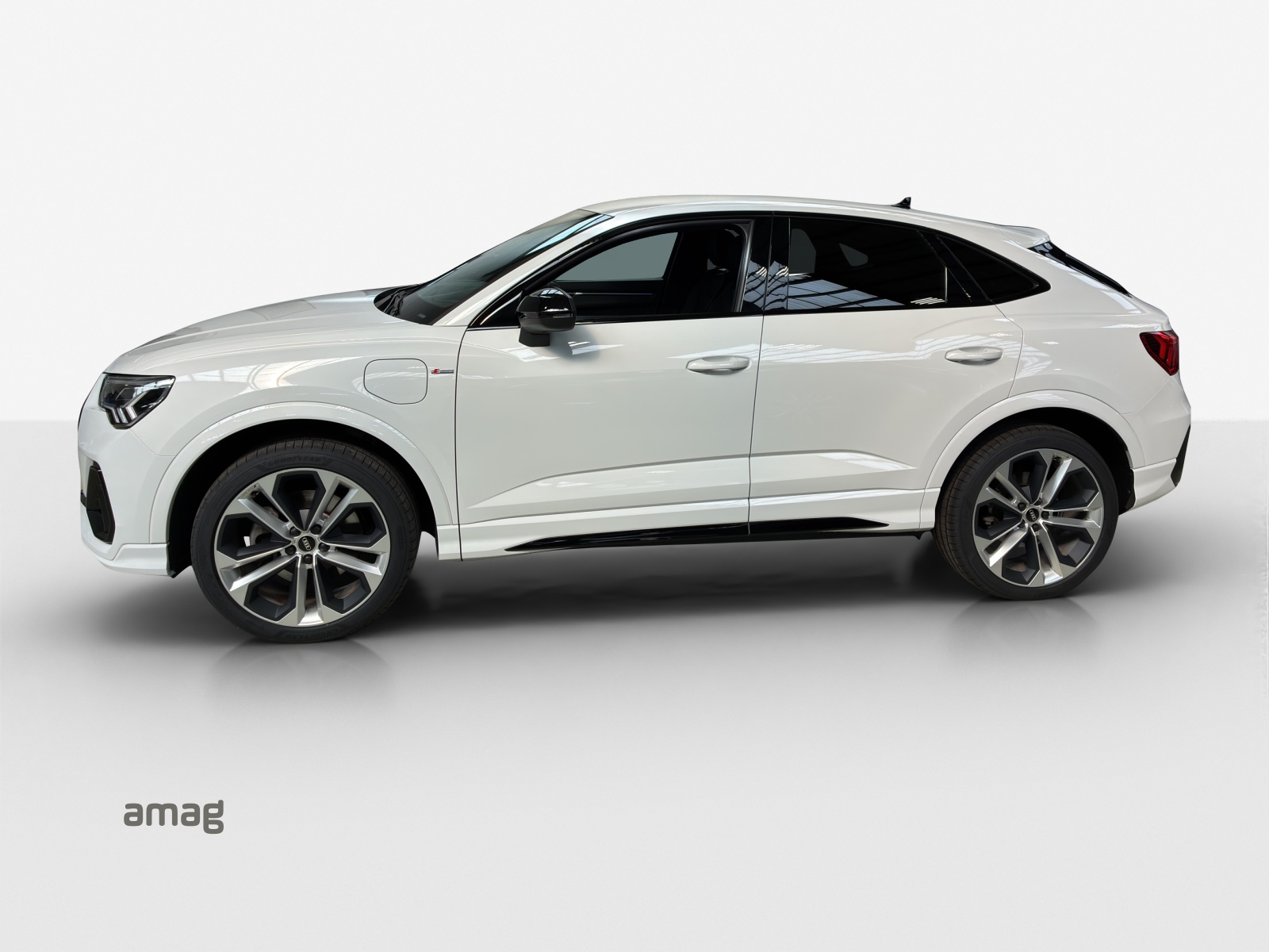 AUDI Q3 Sportback 45 TFSI e S line S-tronic-image-1
