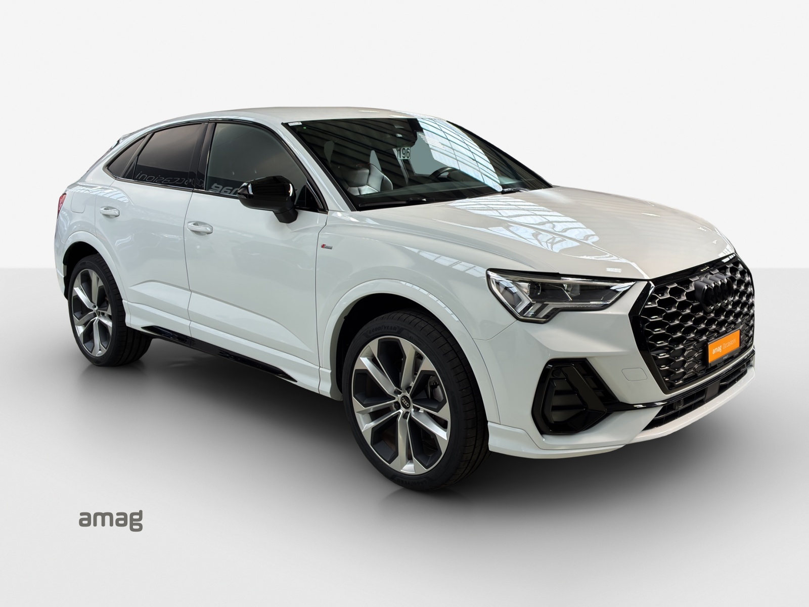 AUDI Q3 Sportback 45 TFSI e S line S-tronic-image-5