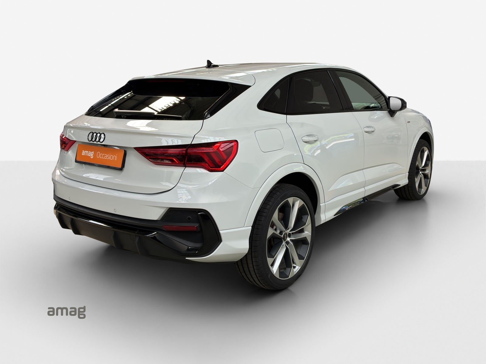 AUDI Q3 Sportback 45 TFSI e S line S-tronic-image-4
