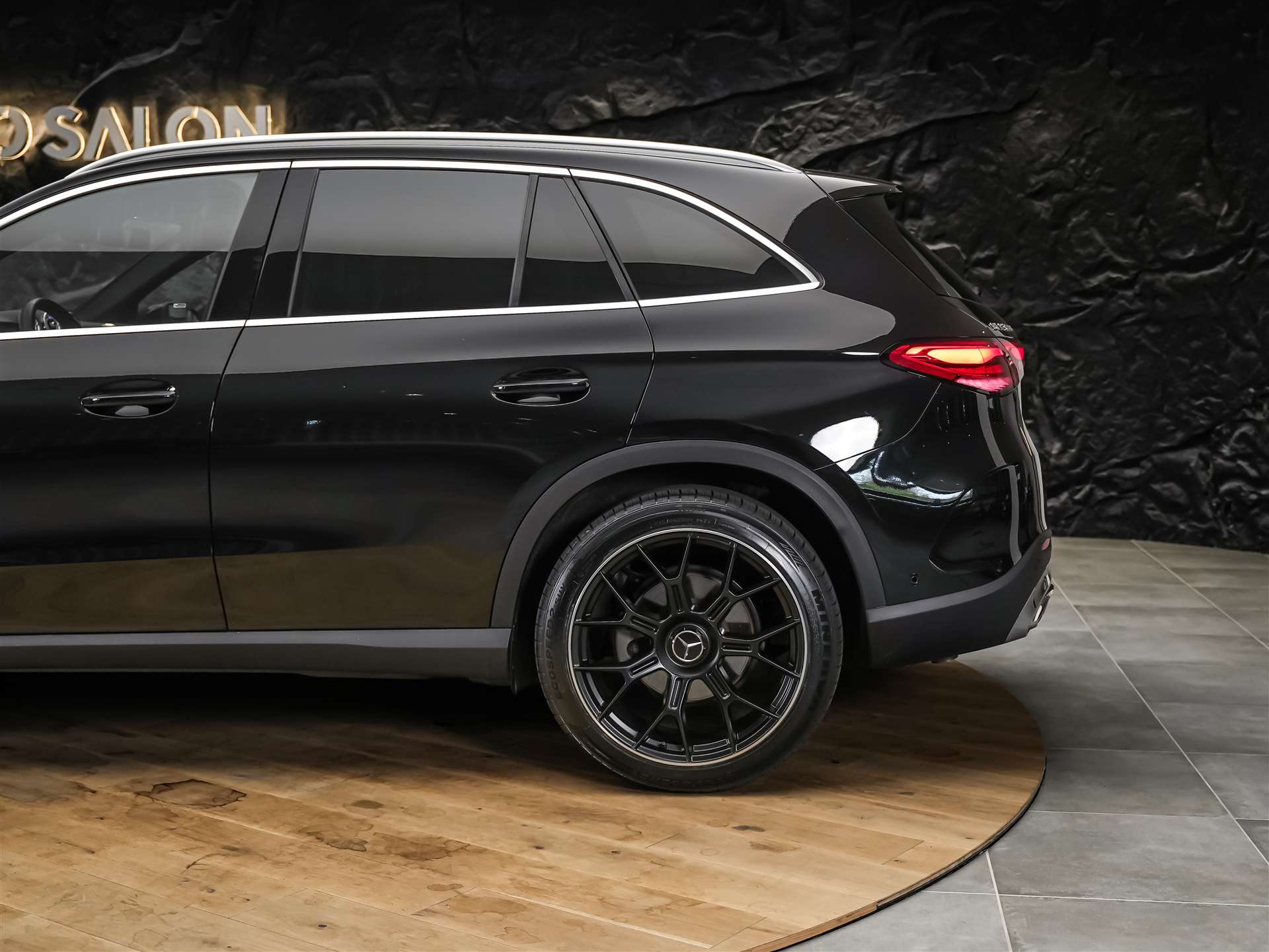 MERCEDES-BENZ GLC 300 d AMG Line 4Matic 9G-Tronic *Werksgarantie*Abstandsregler*21" Felgen*-image-16