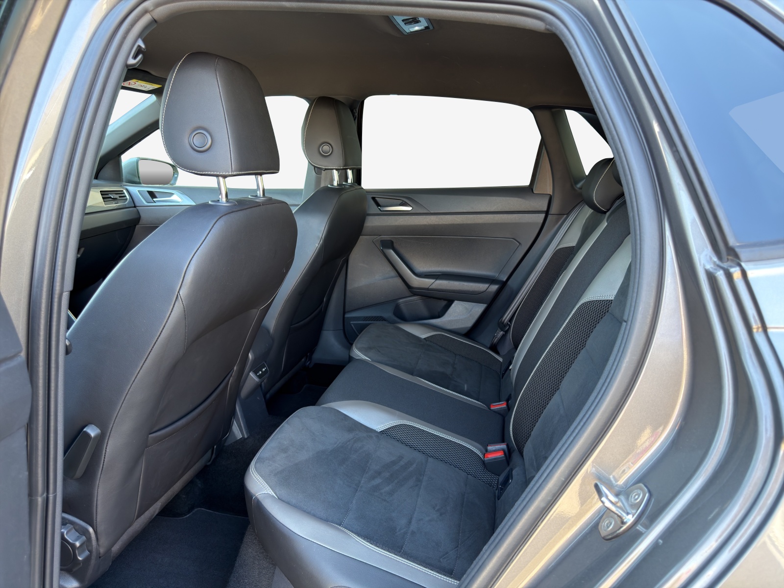 VW Polo 2.0 TSI GTI DSG-image-11