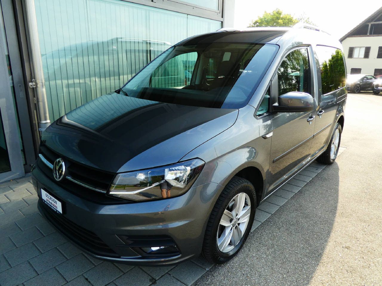 VW Caddy Kombi 2.0 TDI 102 BlueMT Family DSG-image-1