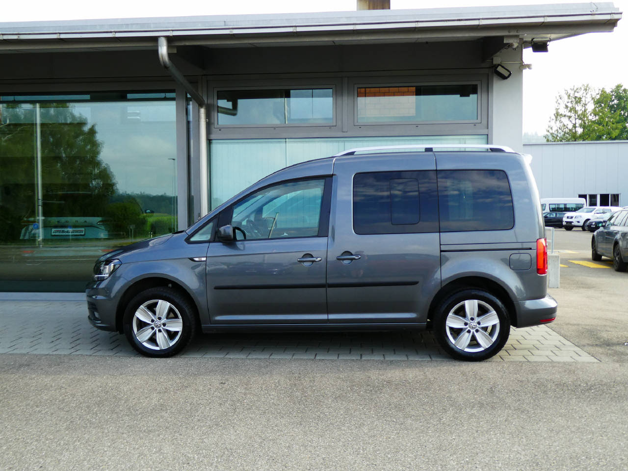 VW Caddy Kombi 2.0 TDI 102 BlueMT Family DSG-image-5