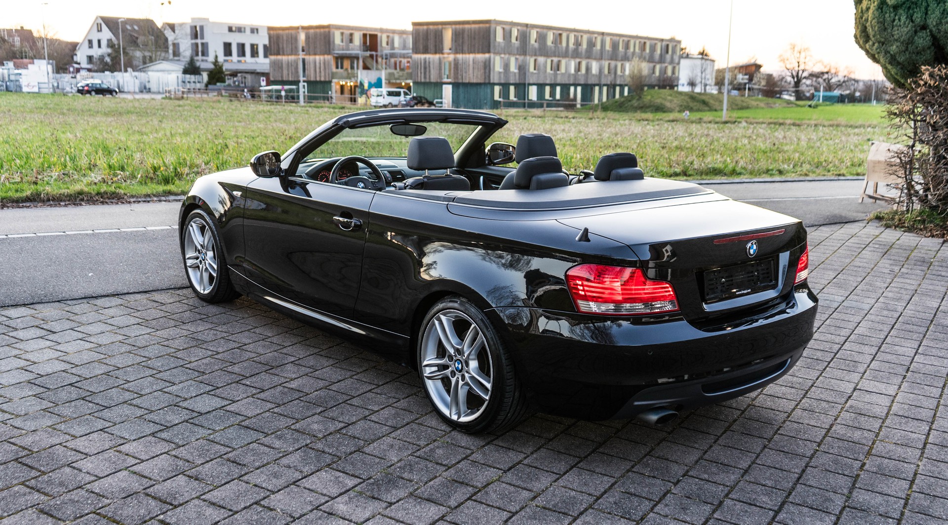 BMW 120d Cabrio M-PACK 6 Gang 177PS-image-9