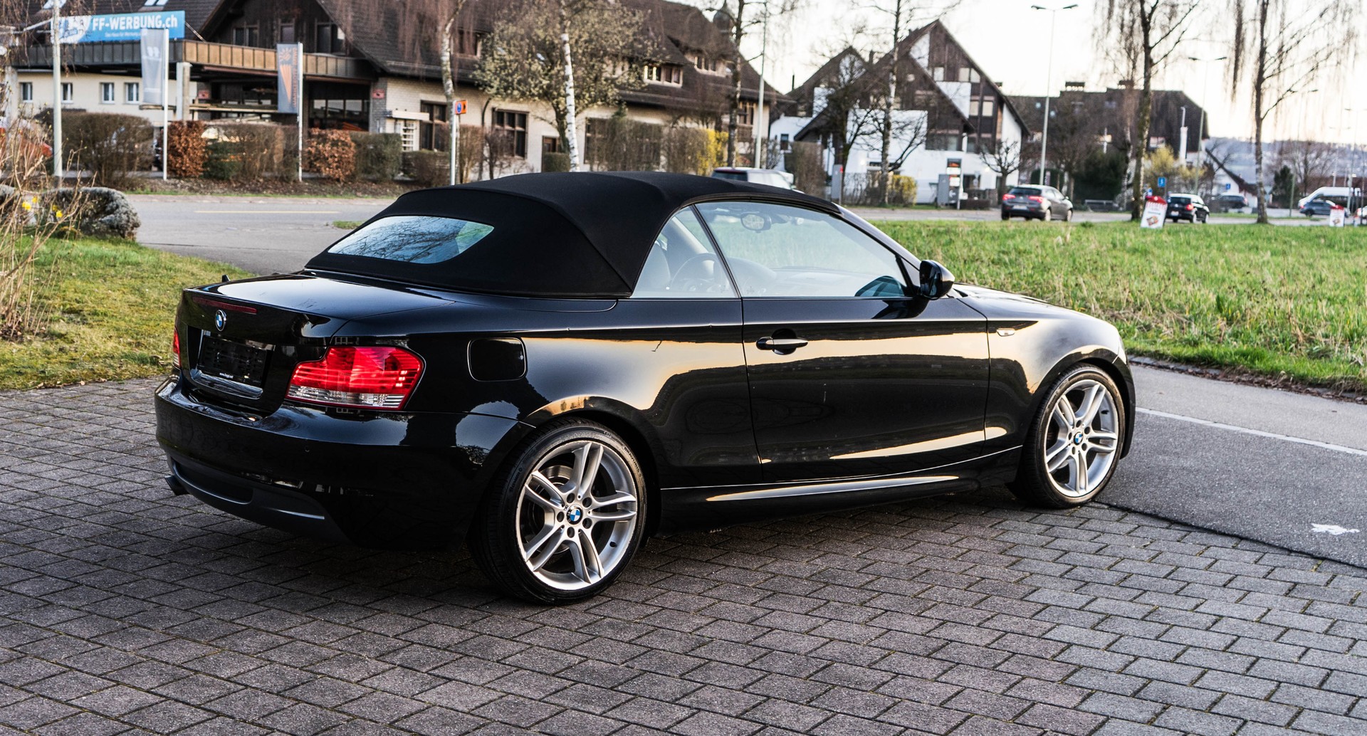 BMW 120d Cabrio M-PACK 6 Gang 177PS-image-6