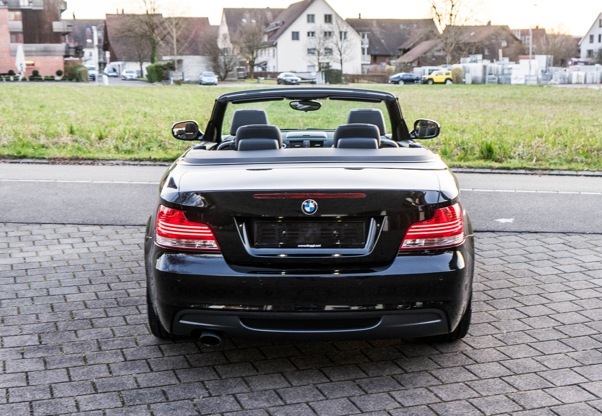 BMW 120d Cabrio M-PACK 6 Gang 177PS-image-10