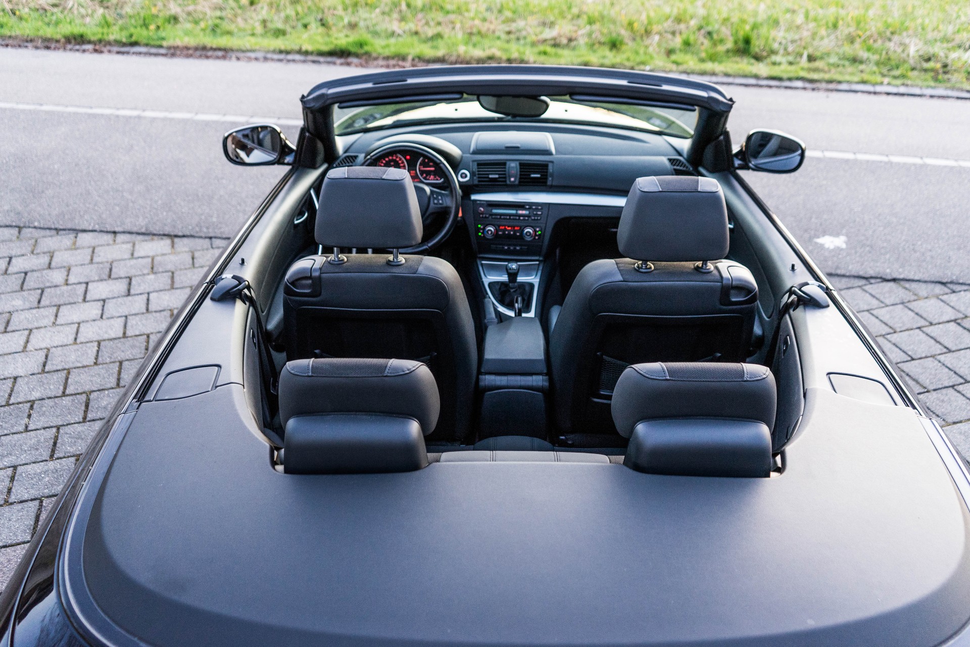 BMW 120d Cabrio M-PACK 6 Gang 177PS-image-11