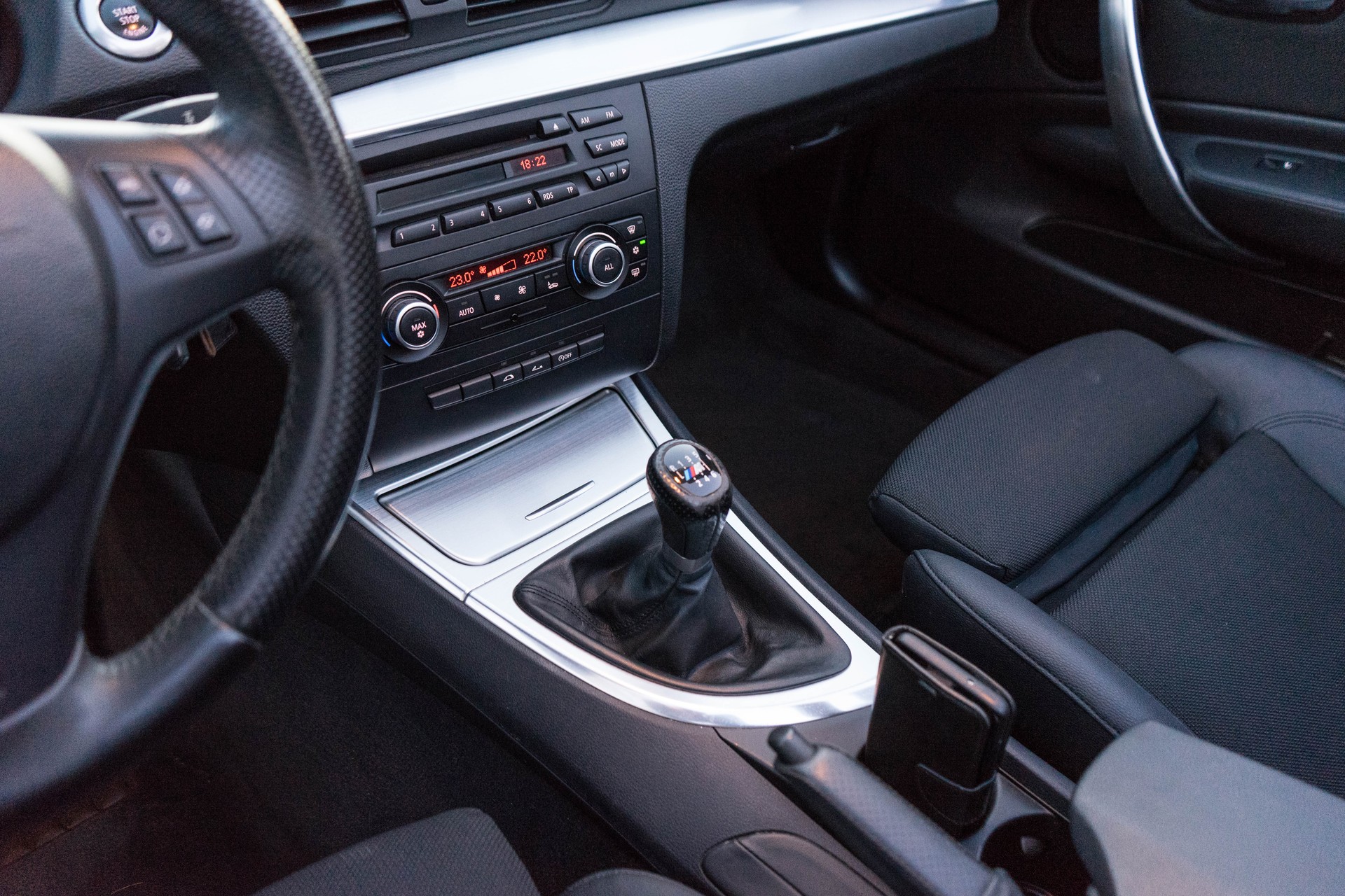 BMW 120d Cabrio M-PACK 6 Gang 177PS-image-18