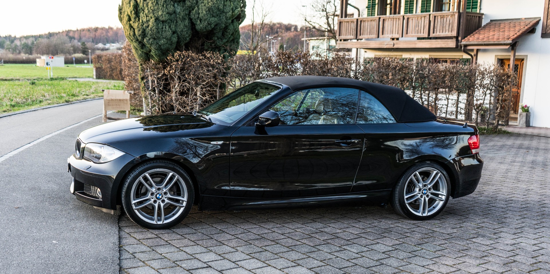 BMW 120d Cabrio M-PACK 6 Gang 177PS-image-2