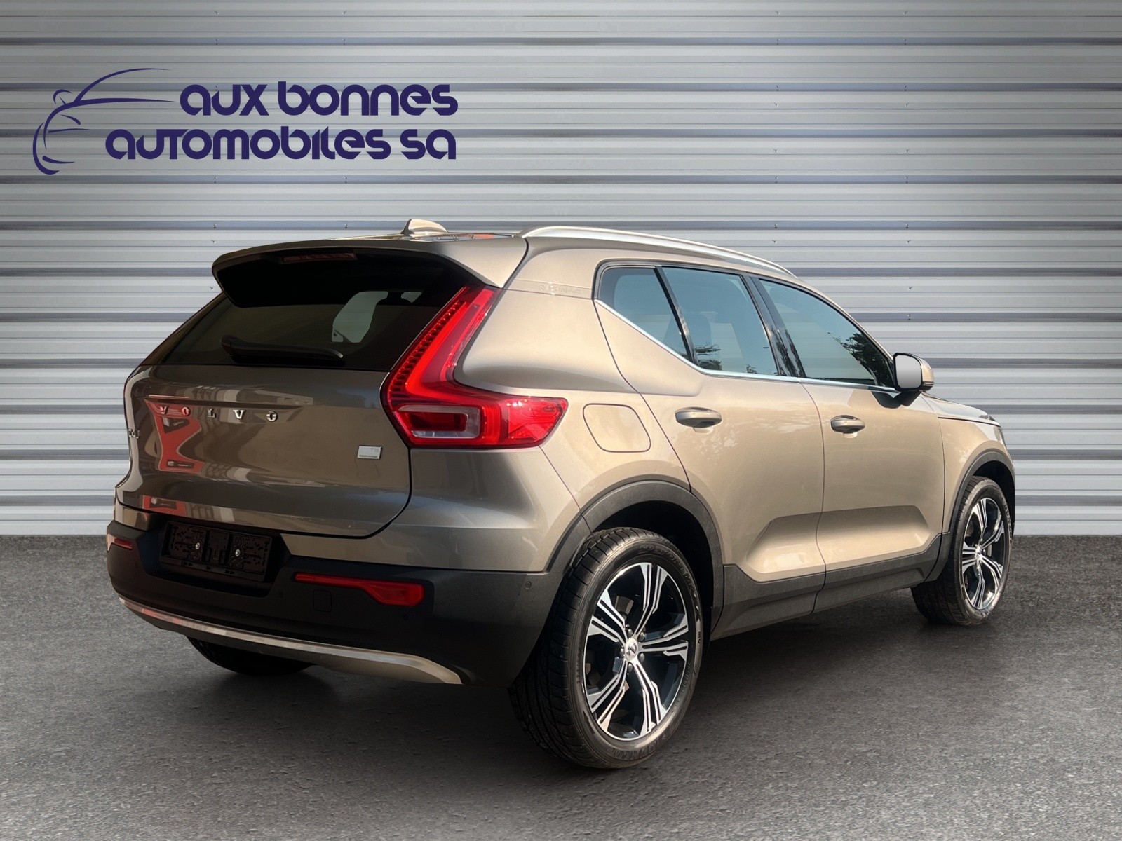 VOLVO XC40 T5 TwE Inscription DCT-image-3