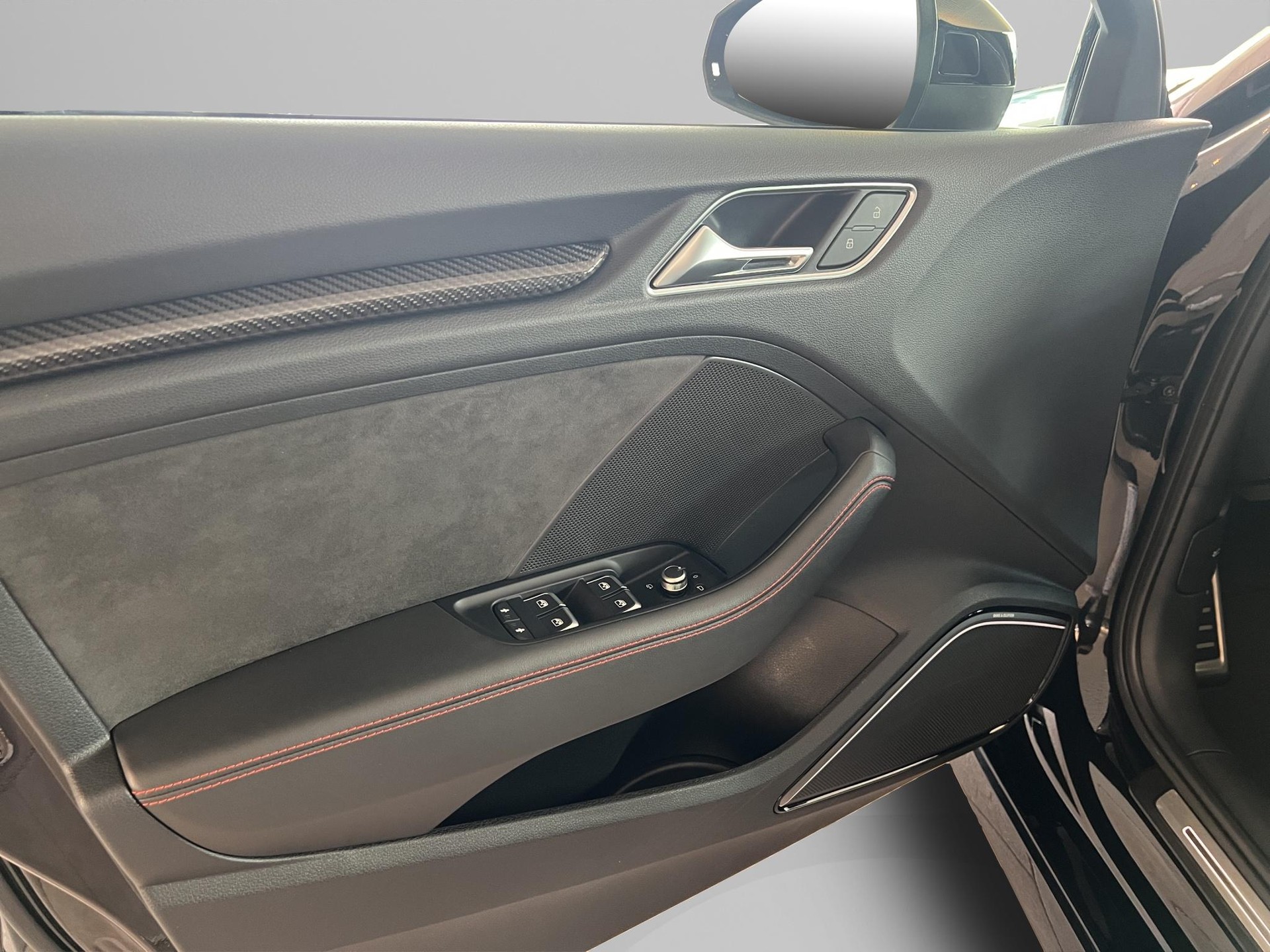 AUDI RS3 Limousine 2.5 T FSI quattro S-Tronic-image-17