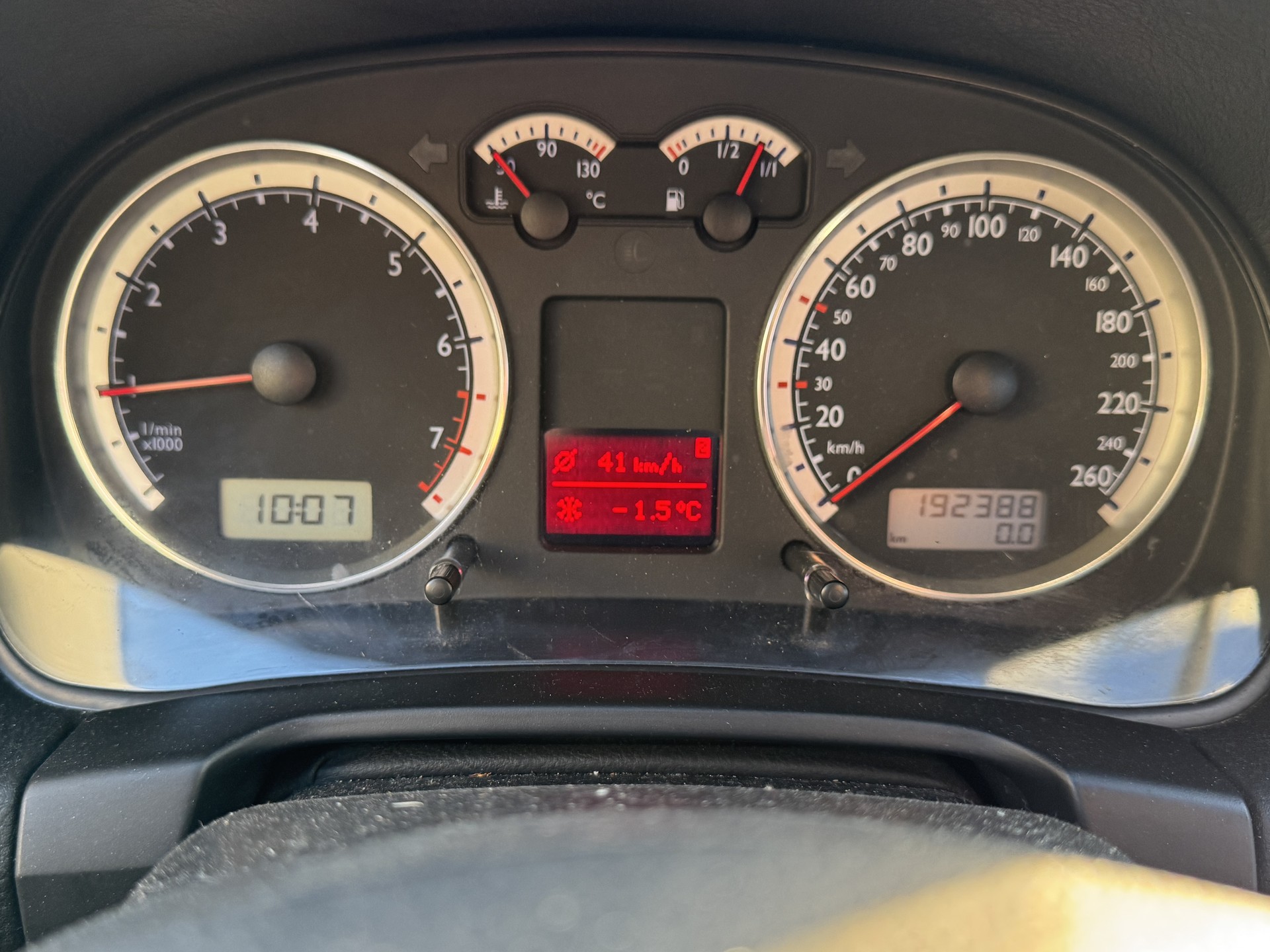 VW 1.6 Pacific-image-5
