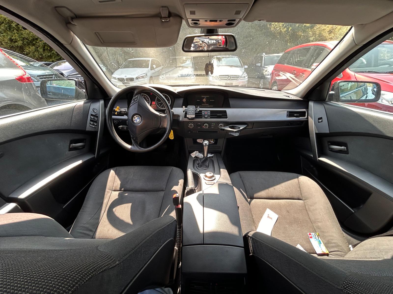 BMW 520i Advantage-image-8