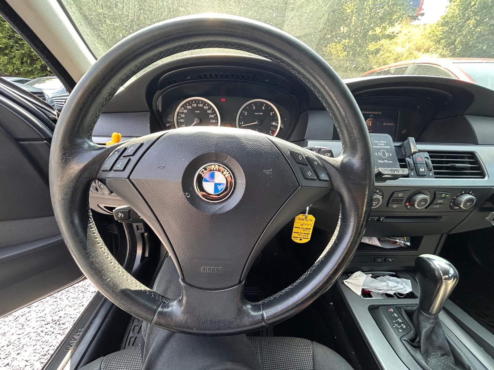 BMW 520i Advantage-image-9