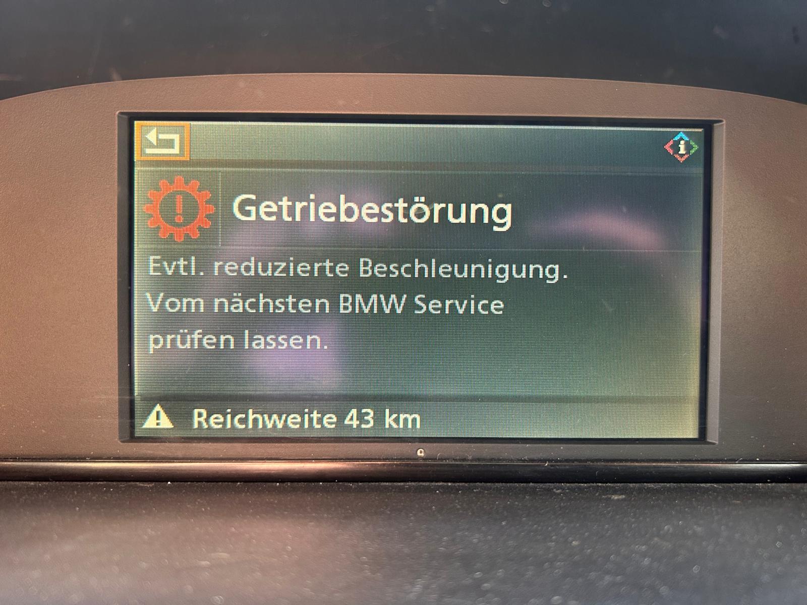 BMW 520i Advantage-image-11