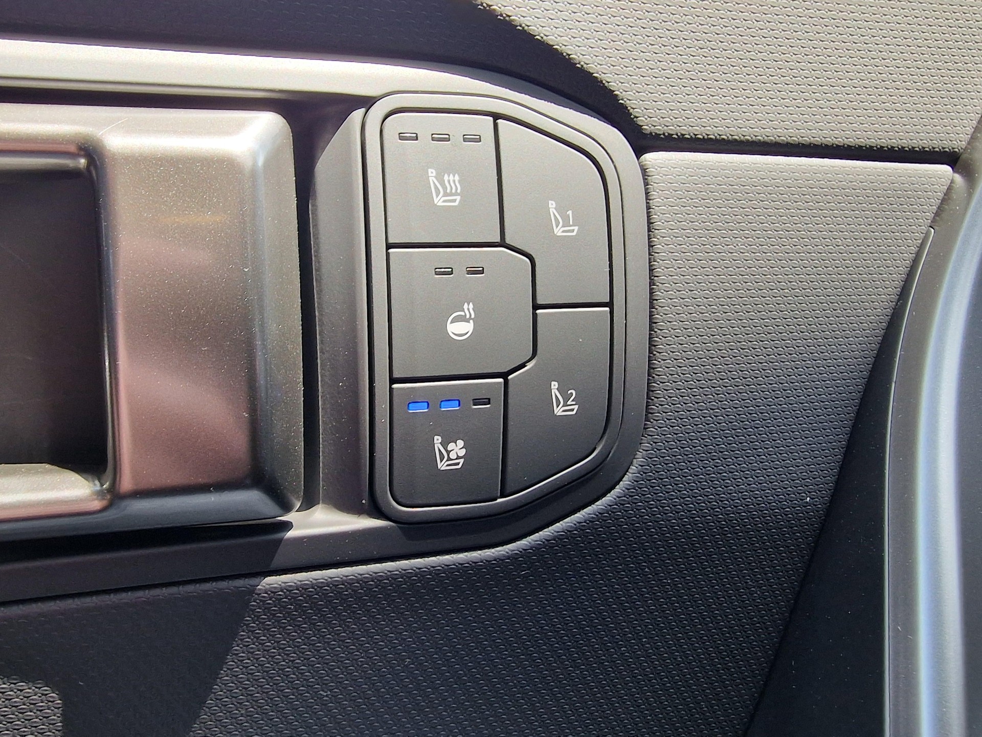 KIA Seltos 1.6 T-GDi X-Line-image-17