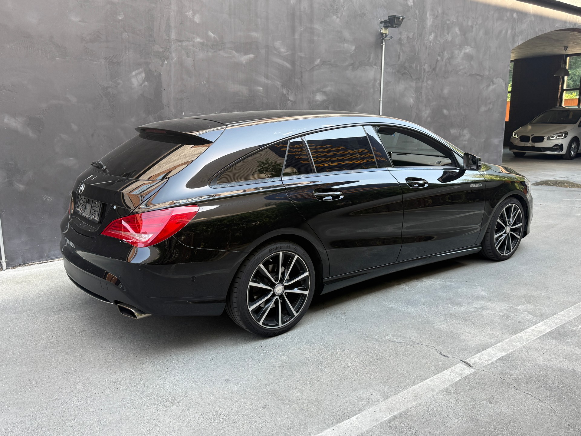 MERCEDES-BENZ CLA Shooting Brake 180 7G-DCT-image-4