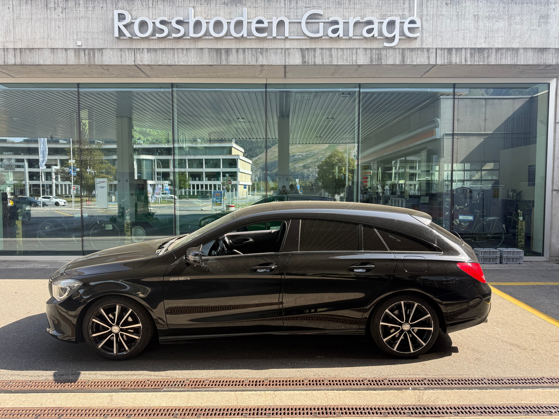 MERCEDES-BENZ CLA Shooting Brake 180 7G-DCT-image-0