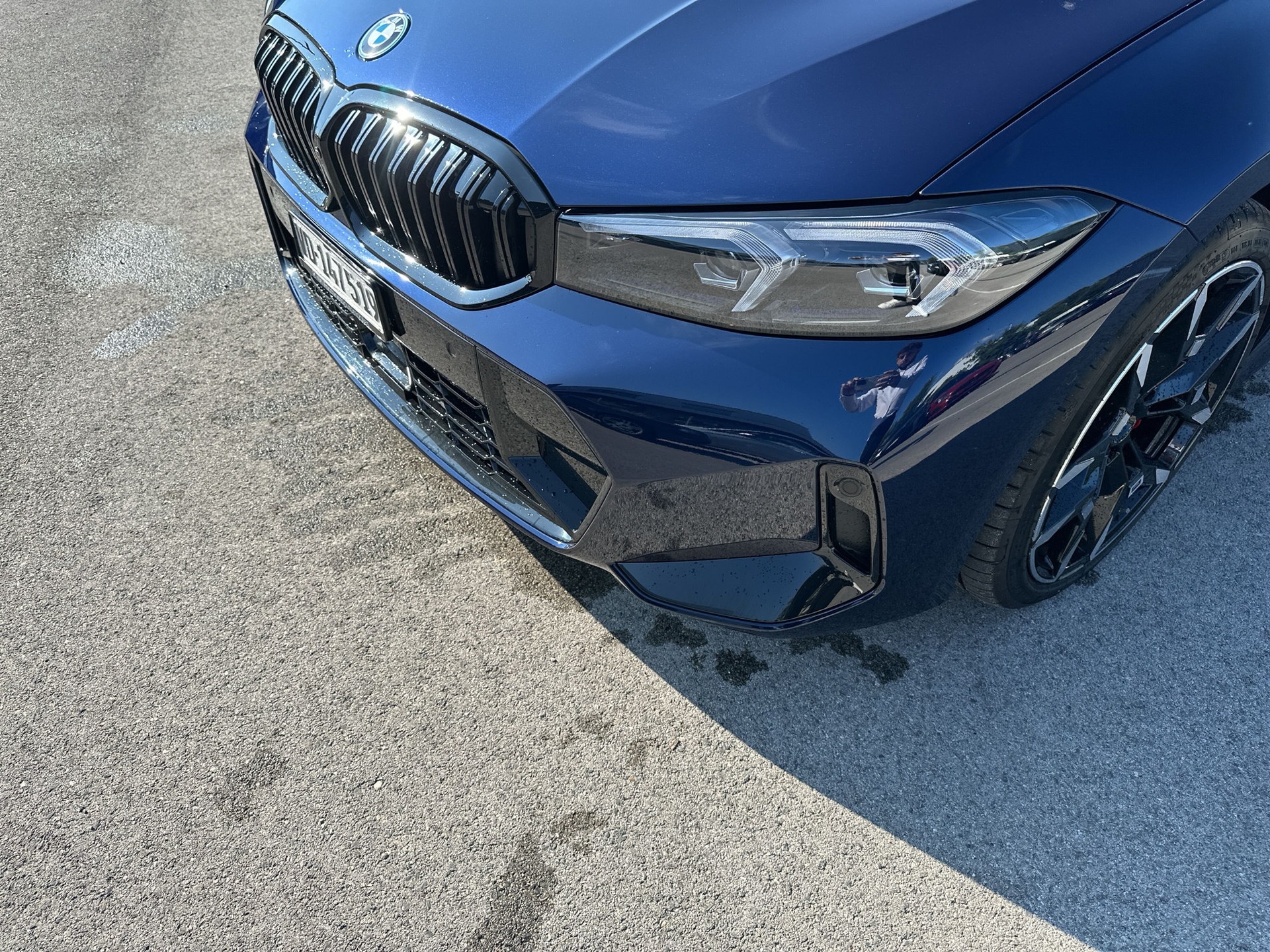 BMW 330e x DriveTouring Steptronic M Sport Pro-image-16