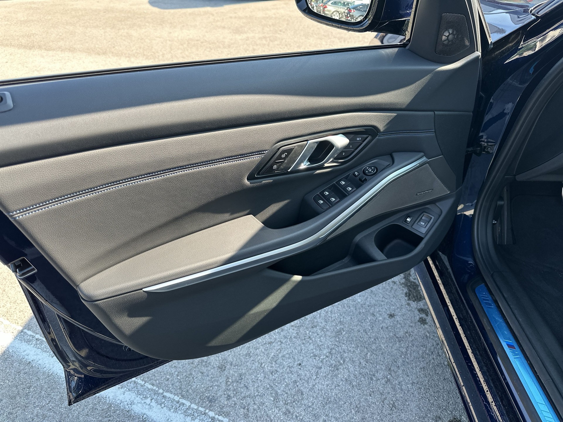 BMW 330e x DriveTouring Steptronic M Sport Pro-image-15