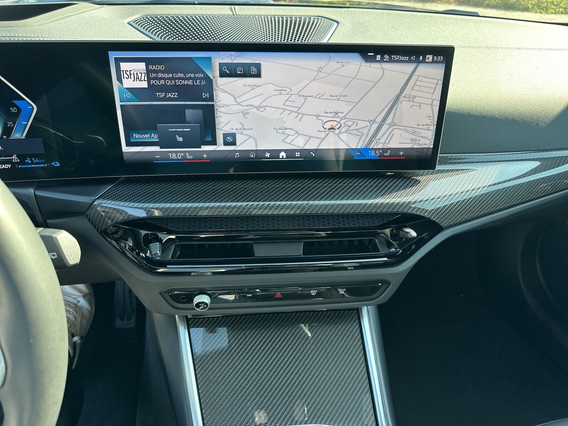 BMW 330e x DriveTouring Steptronic M Sport Pro-image-10