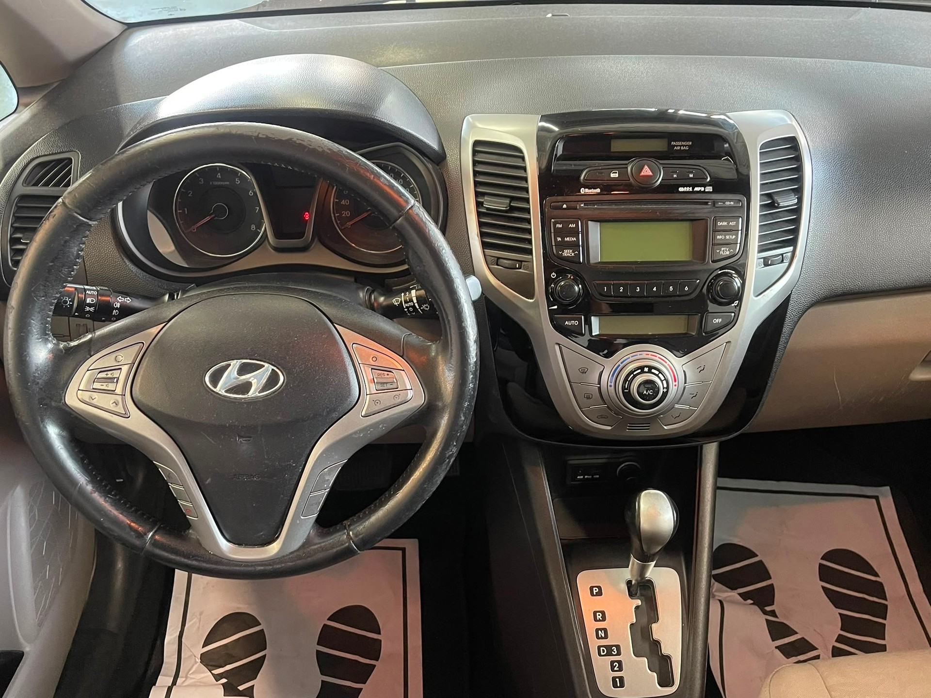 HYUNDAI iX20 1.6 Style Automatic-image-12