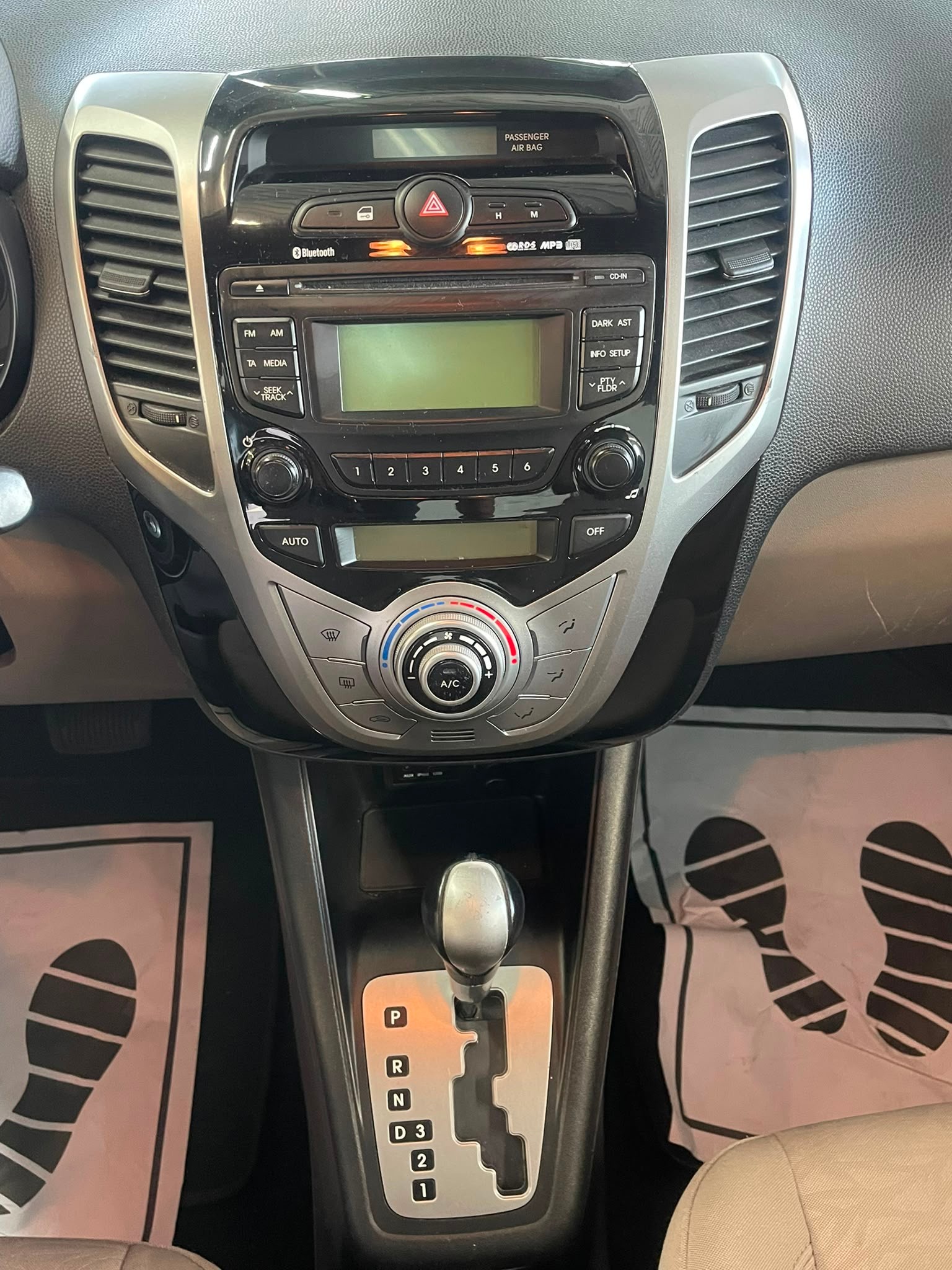 HYUNDAI iX20 1.6 Style Automatic-image-13