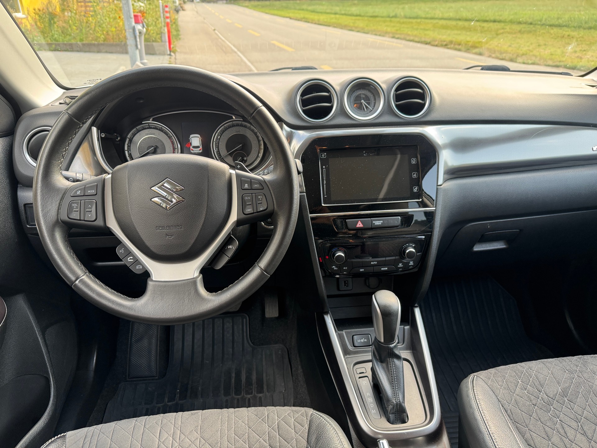 SUZUKI Vitara 1.4 Boosterjet Compact Top Automatic-image-9