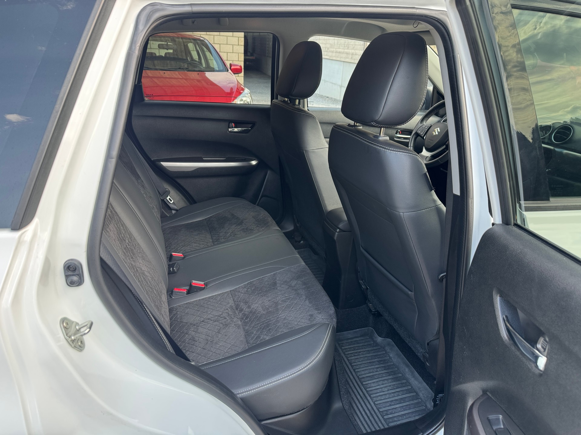 SUZUKI Vitara 1.4 Boosterjet Compact Top Automatic-image-8