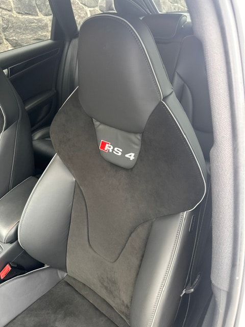 AUDI 4.2 V8 FSI quattro S-Tronic-image-4