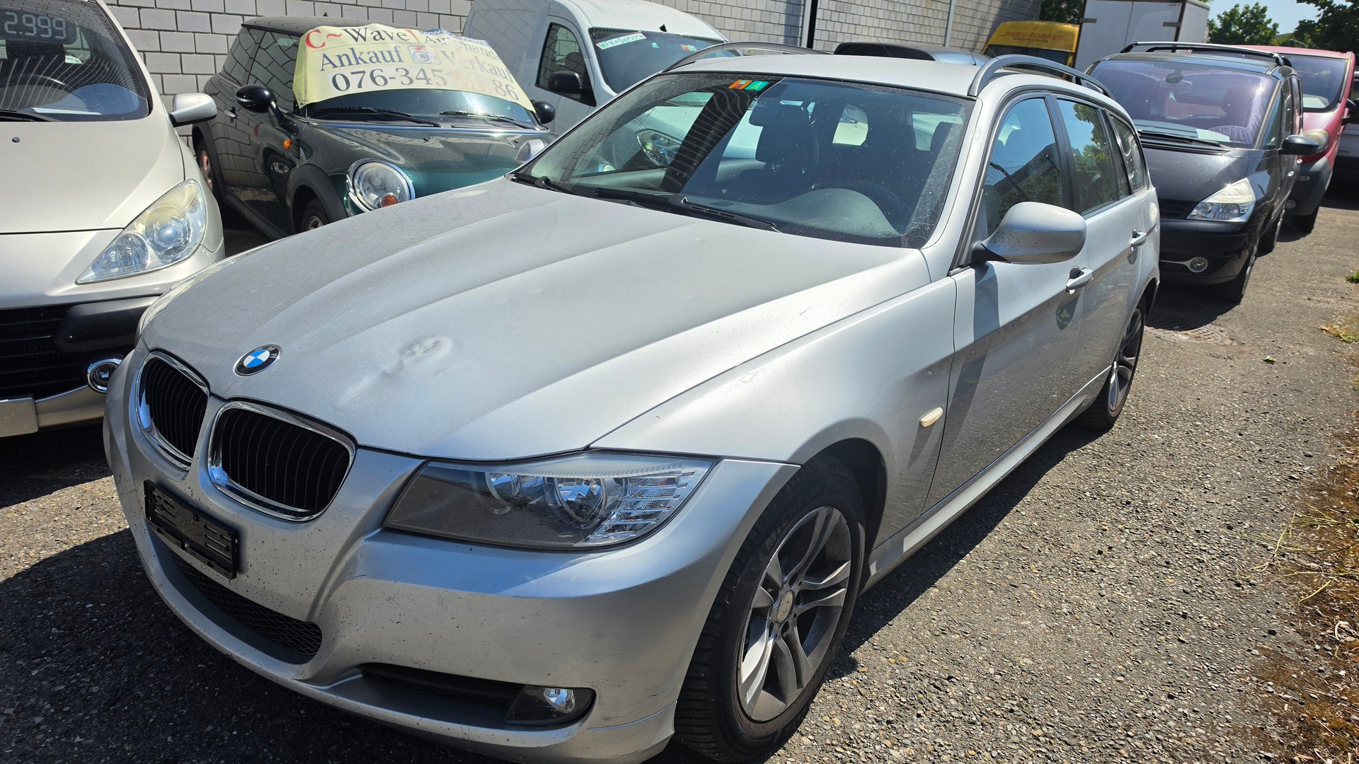 BMW 318i Touring-image-2