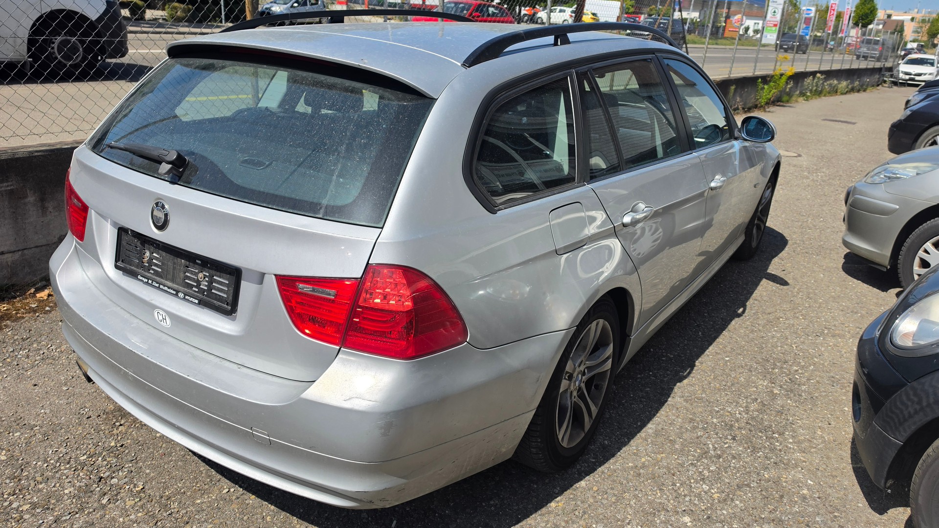 BMW 318i Touring-image-5