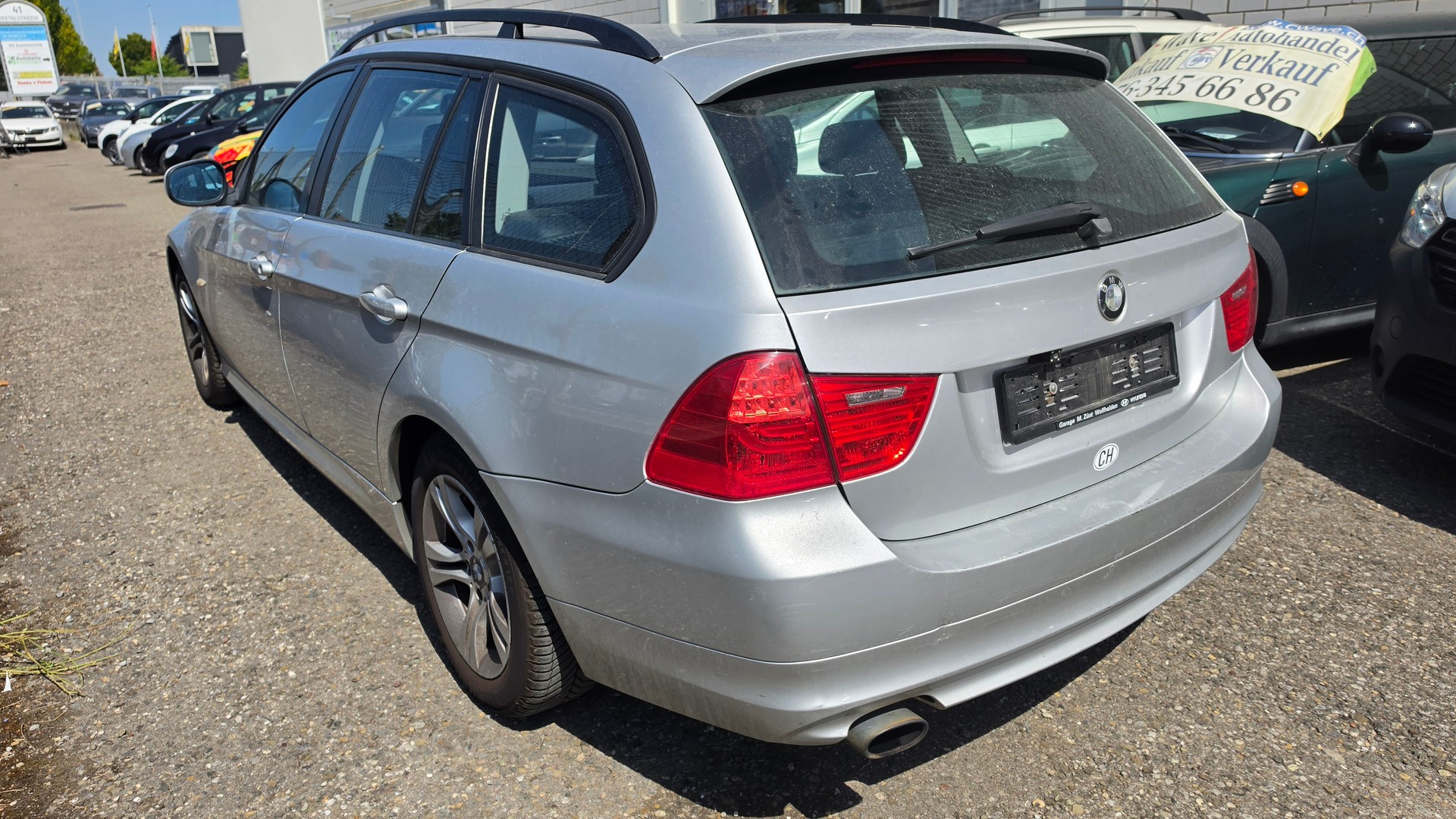 BMW 318i Touring-image-3