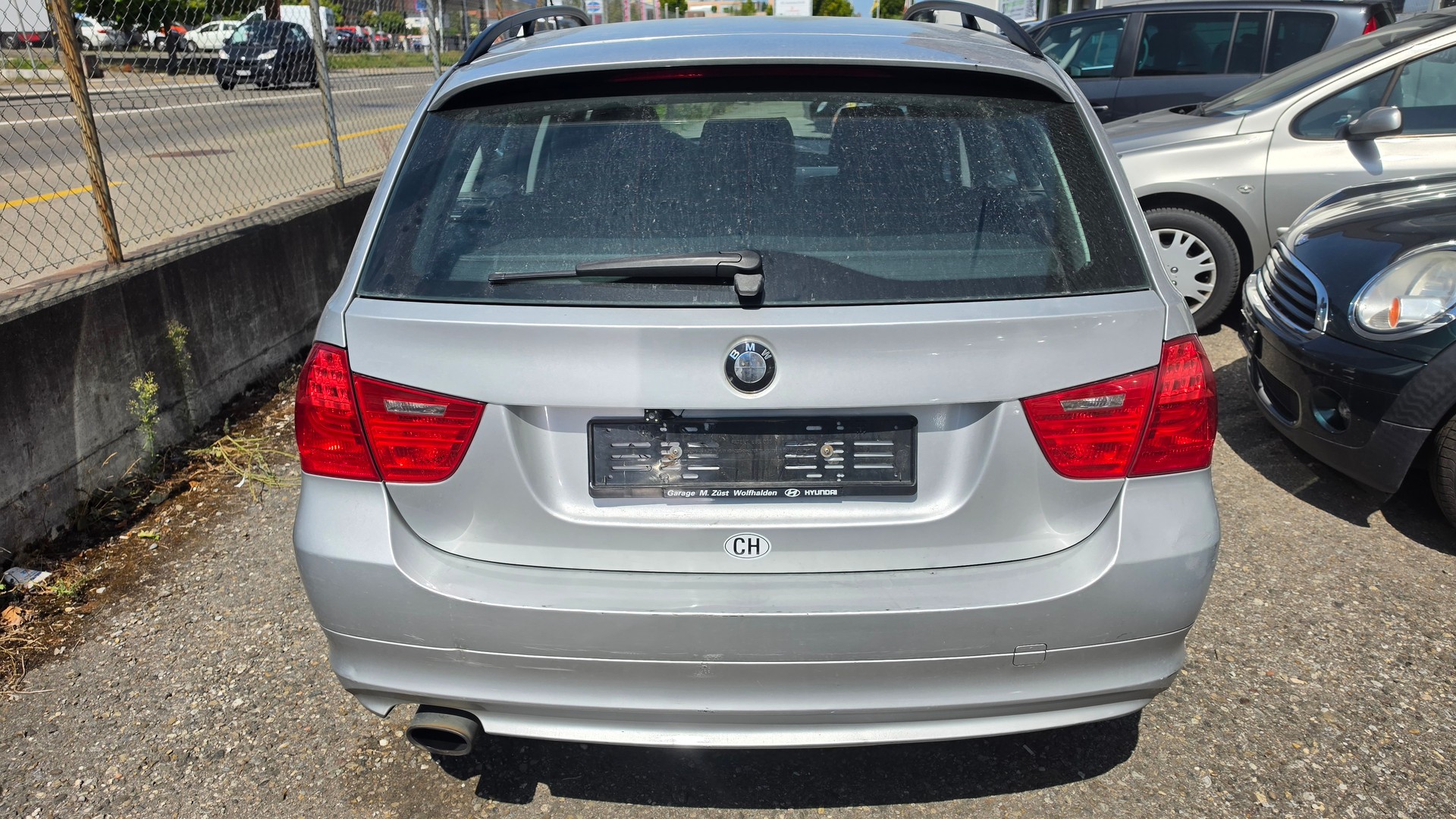 BMW 318i Touring-image-4