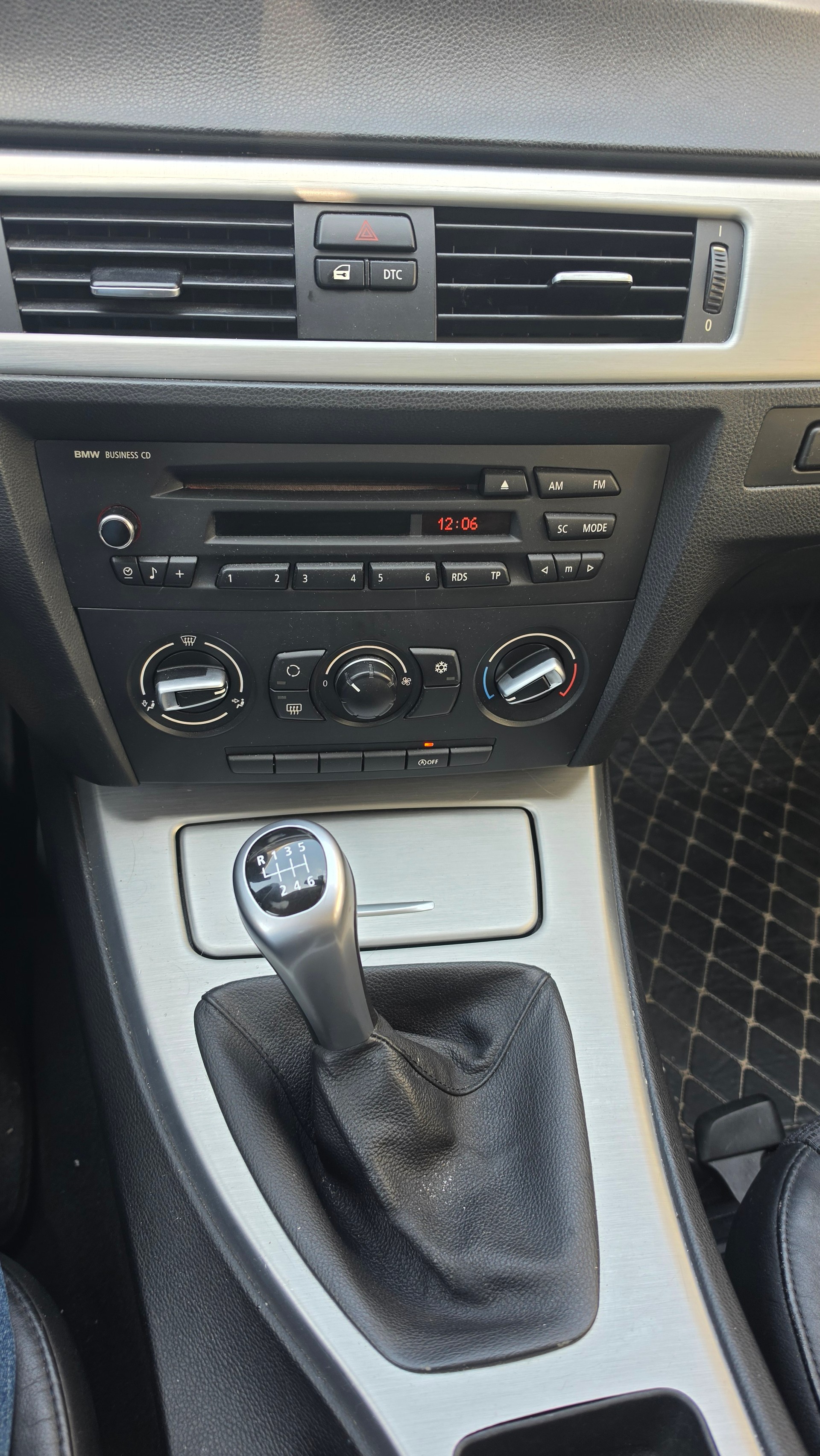 BMW 318i Touring-image-9