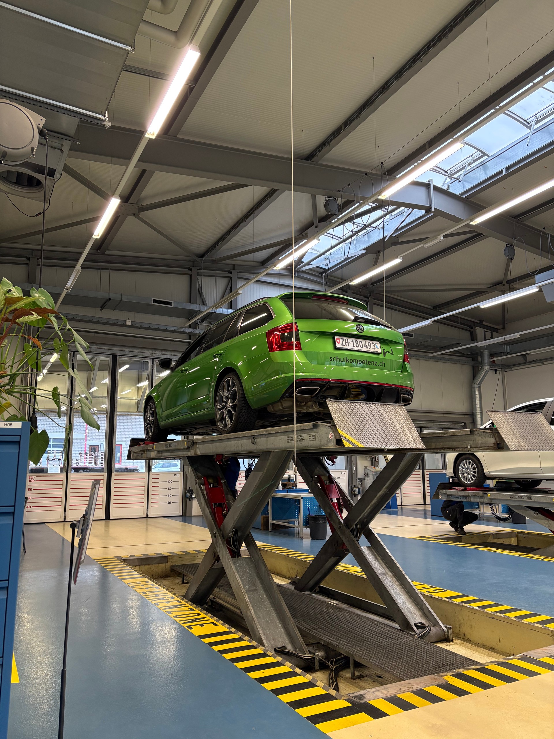 SKODA 2.0 TDI 184 RS-image-4